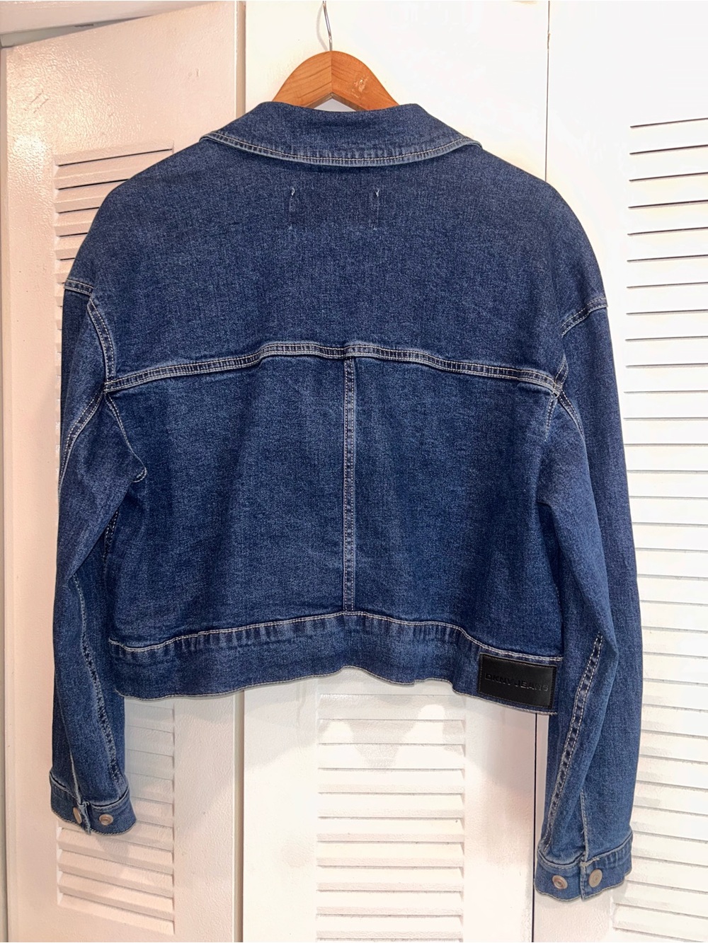 DKNY Medium Blue Cropped Denim Jacket - Picture 7 of 7